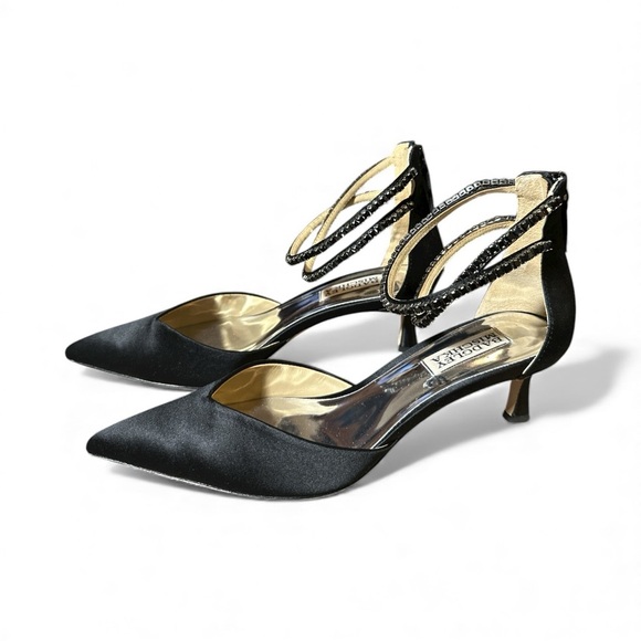 Badgley Mischka Shoes - Badgley Mischka MP7212 “Lilibeth” Black Satin Kitten Heel Pumps Size 7 NIB